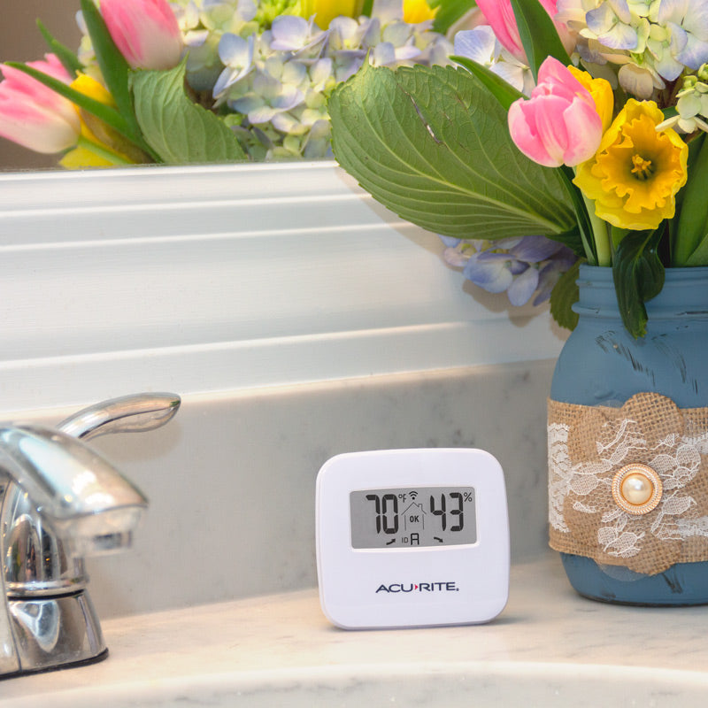 Multi-Zone Station with 3 Temperature and Humidity Sensors - Light Theme