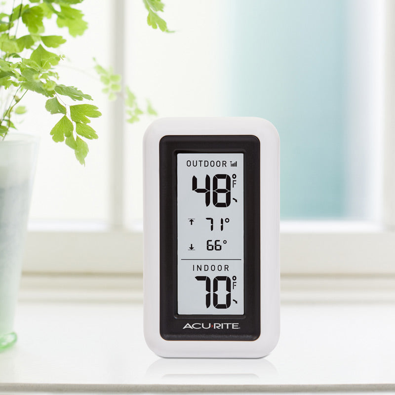 4.5-Inch Thermometer with Indoor/Outdoor Temperature