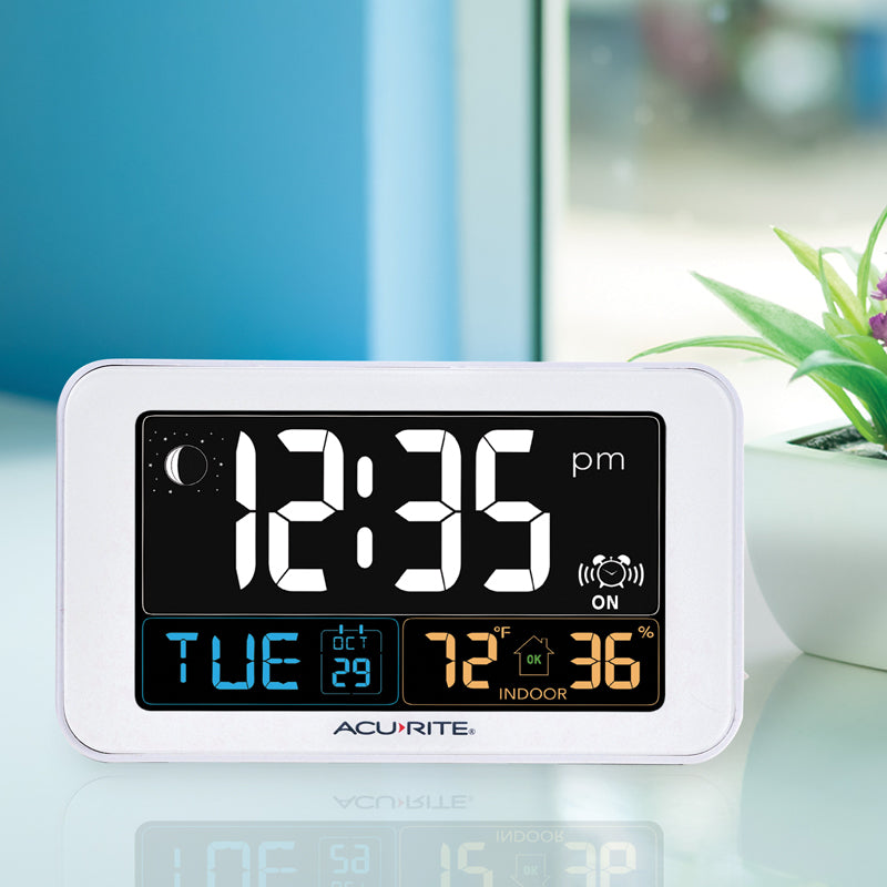 AcuRite Digital Alarm Clock with USB Charger