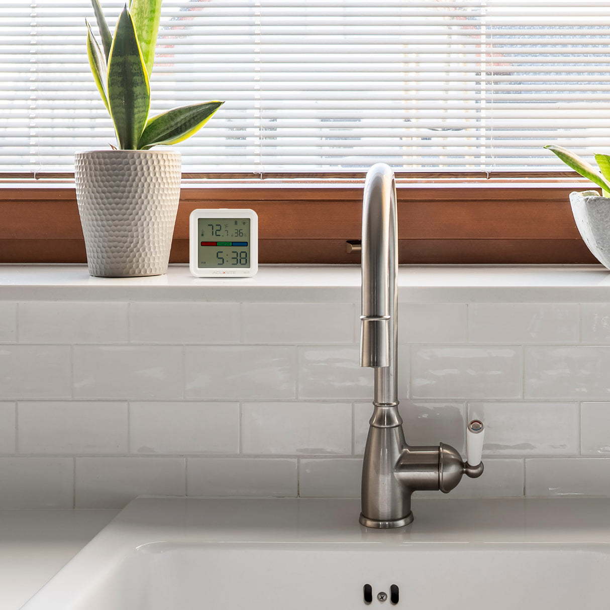 Smart Wi-Fi Indoor Digital Thermometer and Humidity Monitor